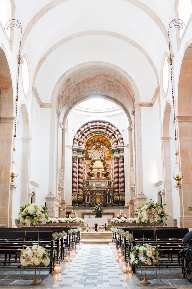 Church ceremony by Lisbon wedding celebrant